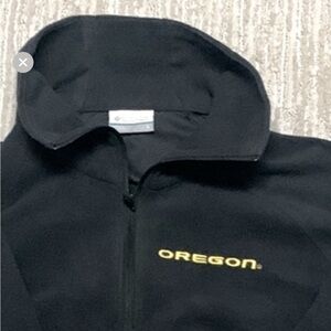 Oregon Ducks Pull over fleece. Lightweight. Columbia, 3/4 zip at neck